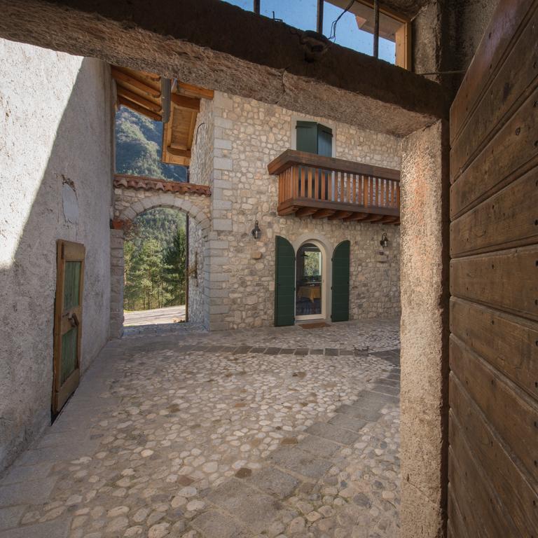 Agriturismo Borgo Titol Tramonti di Sopra Luaran gambar